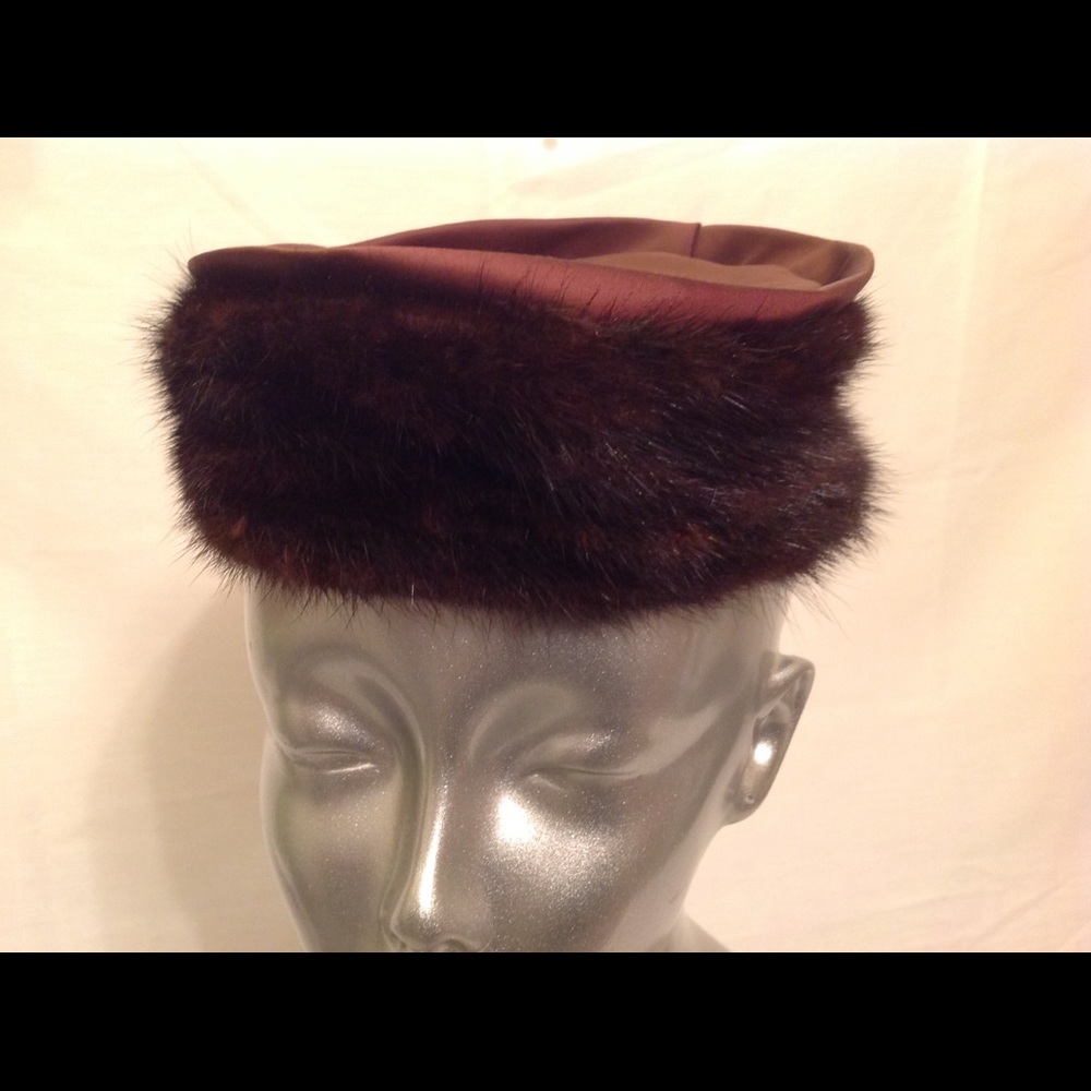Vintage Women’s Fur Trim Brown Pill Box Hat